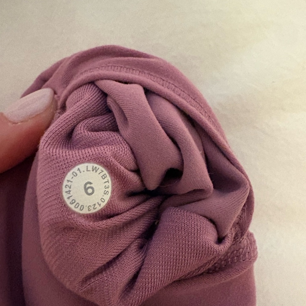 LULULEMON Women's Pink Align Biker Shorts - Picture 4 of 4